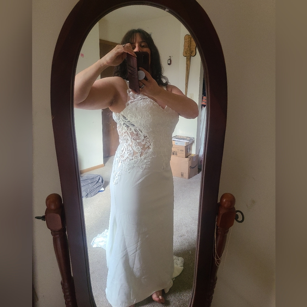 Elegant White Lace Wedding Dress